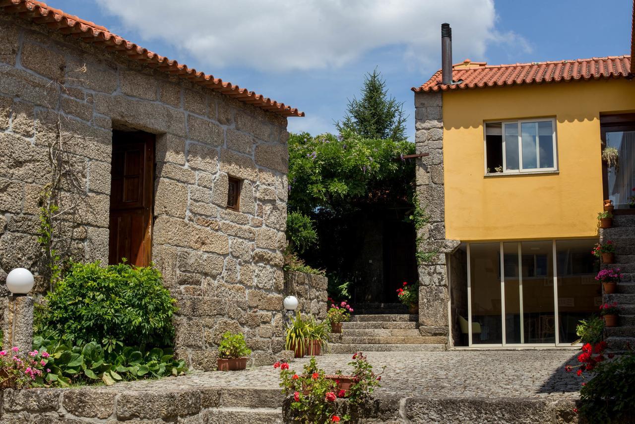 Quinta De Lourosa Guest House โลซาดา ภายนอก รูปภาพ